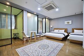 Noah hotel