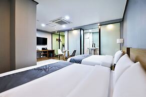 Noah hotel