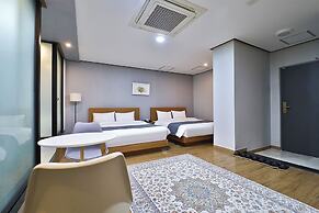 Noah hotel