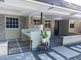 Yuken Mari Beach Haus