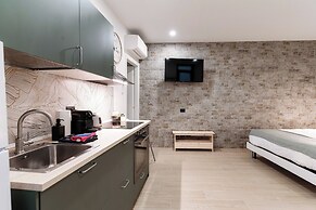 Victoria Studio 1