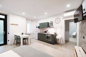 Victoria Studio 1