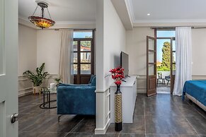 Alegrand Suites