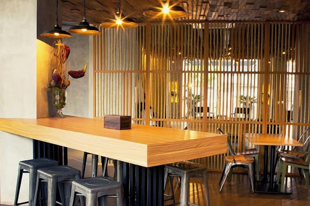 Mooz Hotel Surabaya