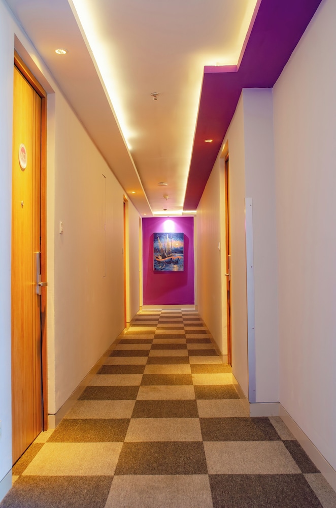 Mooz Hotel Surabaya