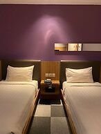 Mooz Hotel Surabaya