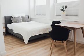 Louis & Louise Apartments & Rooms