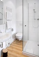 Louis & Louise Apartments & Rooms