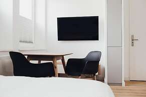 Louis & Louise Apartments & Rooms