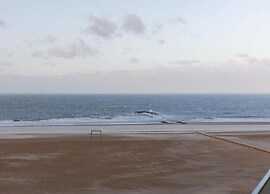 Stylish Zeedijk Sea Escape