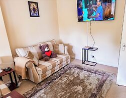 3 Bed - Sleeps 4 - Free Parking - Private Garden