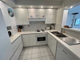 Cozy 4th Floor Apartment