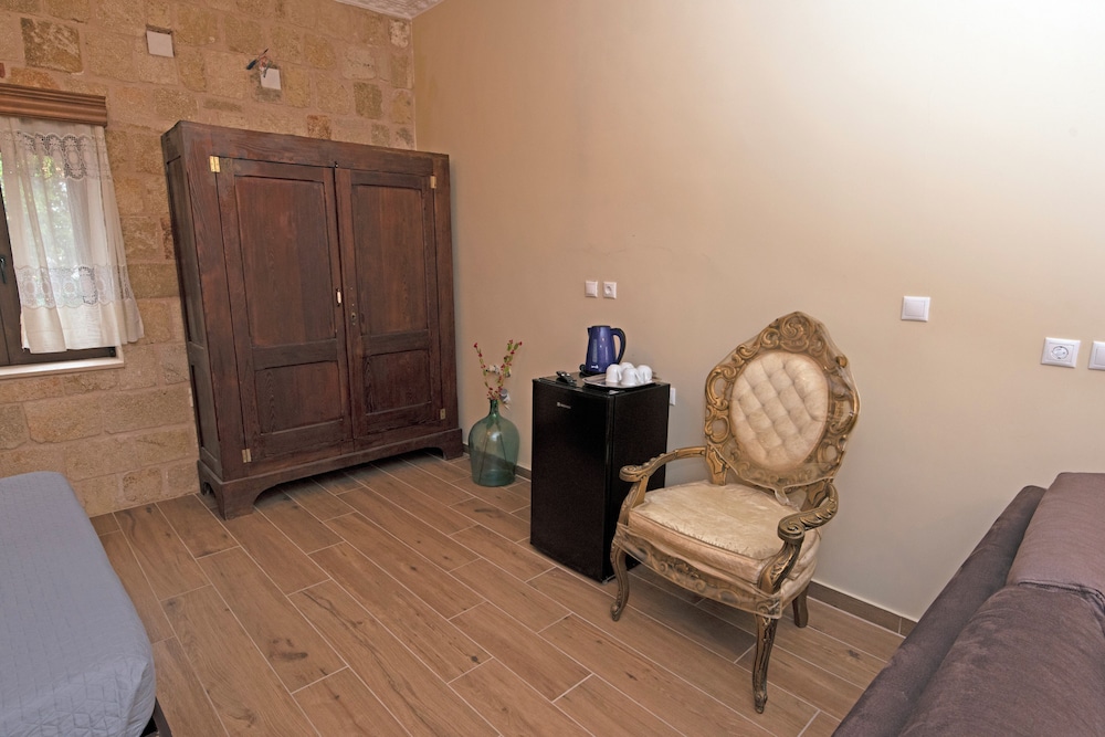 Arionos Rooms