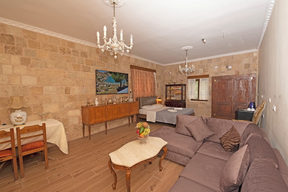 Arionos Rooms
