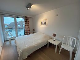 Seafront Palm Beach Stay