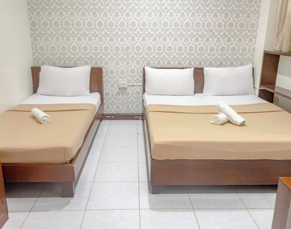 Davao Hub Dormitel Bed & Breakfast