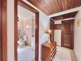 Vilamoura Central 11 With Pool by Homing