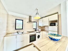 Vilamoura Central 11 With Pool by Homing
