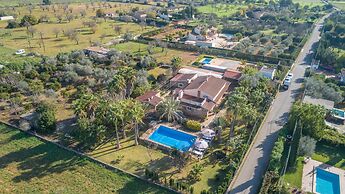 Country House With Swimming Pool