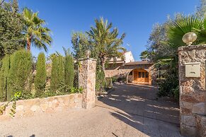 Country House With Swimming Pool