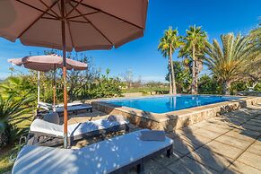 Country House With Swimming Pool