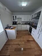 Modern Apartment - Quiet Location