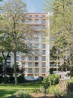 Edgar Suites - Église