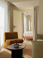 Edgar Suites - Église