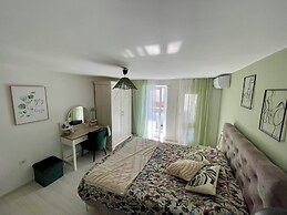 Holiday House Baska Hill