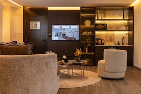 SUITES BY LE REVE