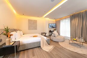 SUITES BY LE REVE