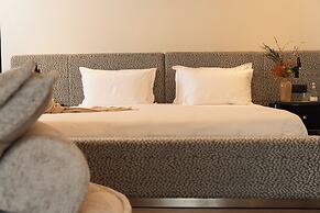 SUITES BY LE REVE