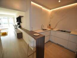Modern 5th Floor Apartment