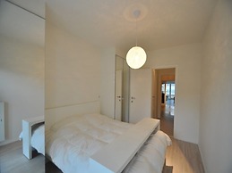 Modern 5th Floor Apartment