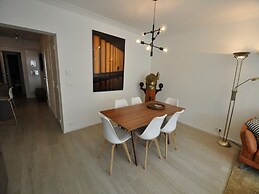 Modern 5th Floor Apartment