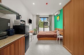 Saluton House