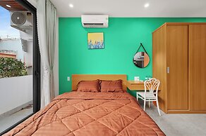 Saluton House