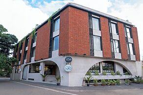 Hotel Idyllic Inn