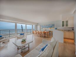 Spacious 9-guest Knokke Apt