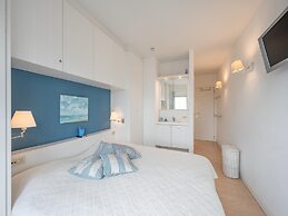 Spacious 9-guest Knokke Apt