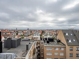 Spacious 9-guest Knokke Apt