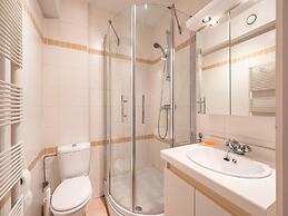 Spacious 9-guest Knokke Apt