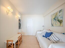 Spacious 9-guest Knokke Apt