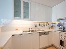 Spacious 9-guest Knokke Apt