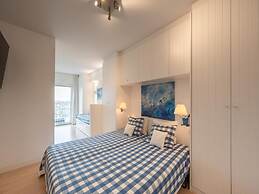 Spacious 9-guest Knokke Apt