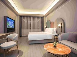 Mercure Changchun Ziyou Road Dahua