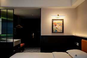 Cavalier Hotel