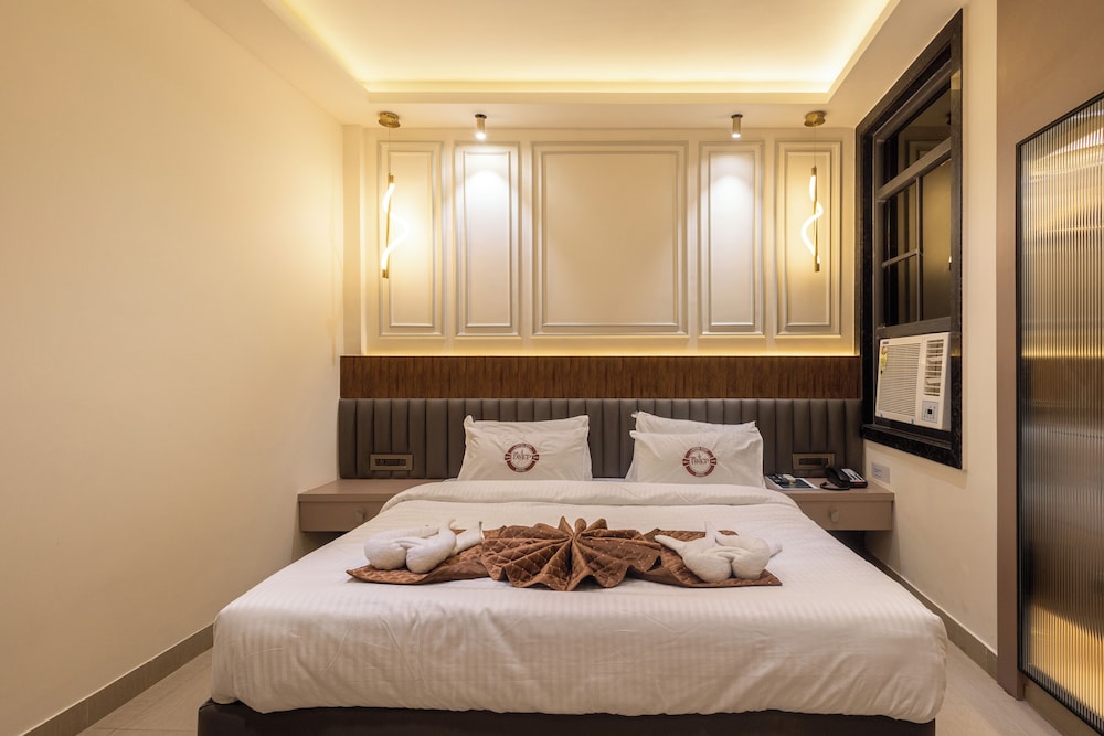 Deep Hotel