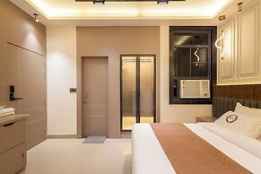 Deep Hotel