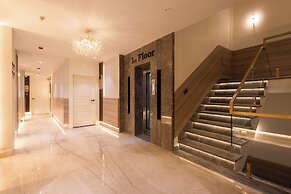 Deep Hotel